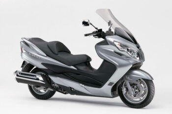 Plaatset Maxi scooter Suzuki Burgmann 13 delig zilver metallic bj. 2007 tot 2012